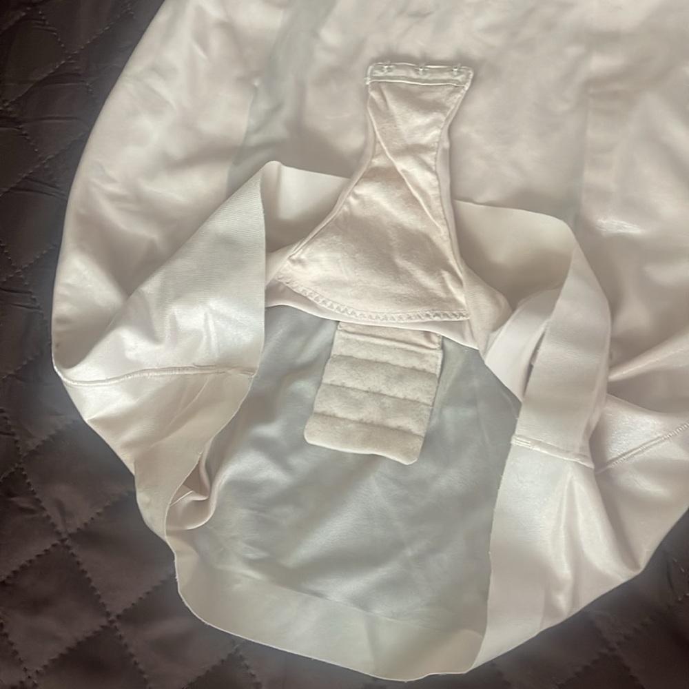 Flexees support shape wear size L, NWOT - Picture 3 of 6
